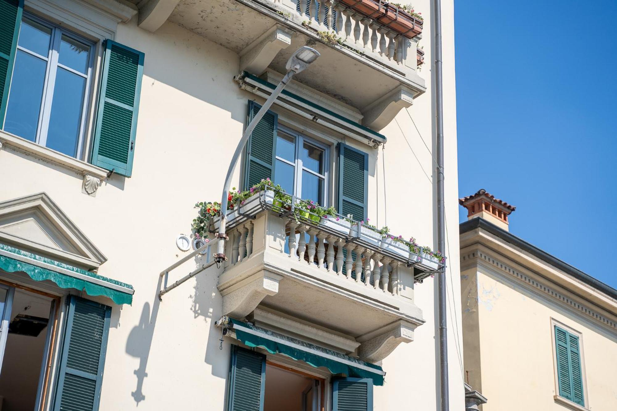 Appartamento Esclusivo Fronte Lago, In Centro A Como Con Garage Extérieur photo