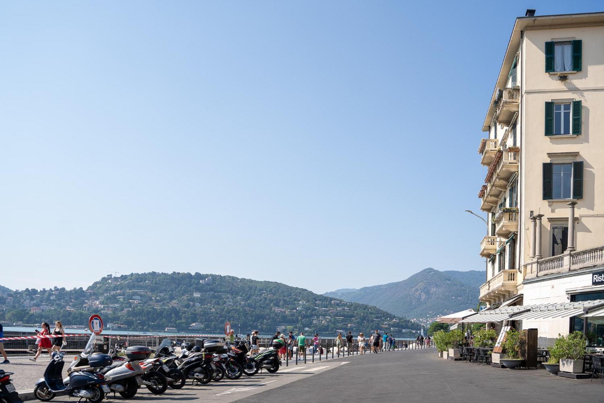 Appartamento Esclusivo Fronte Lago, In Centro A Como Con Garage Extérieur photo