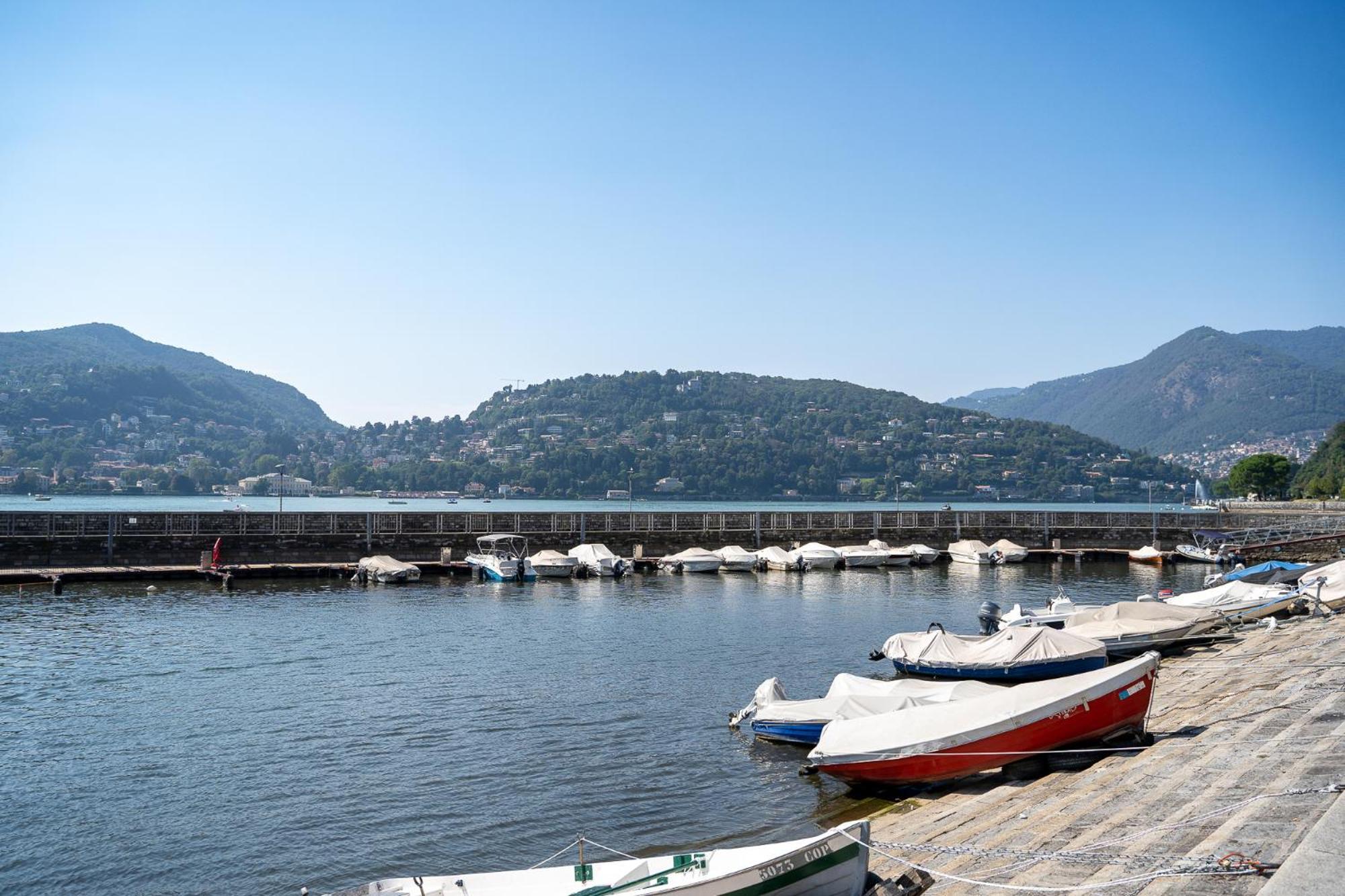 Appartamento Esclusivo Fronte Lago, In Centro A Como Con Garage Extérieur photo
